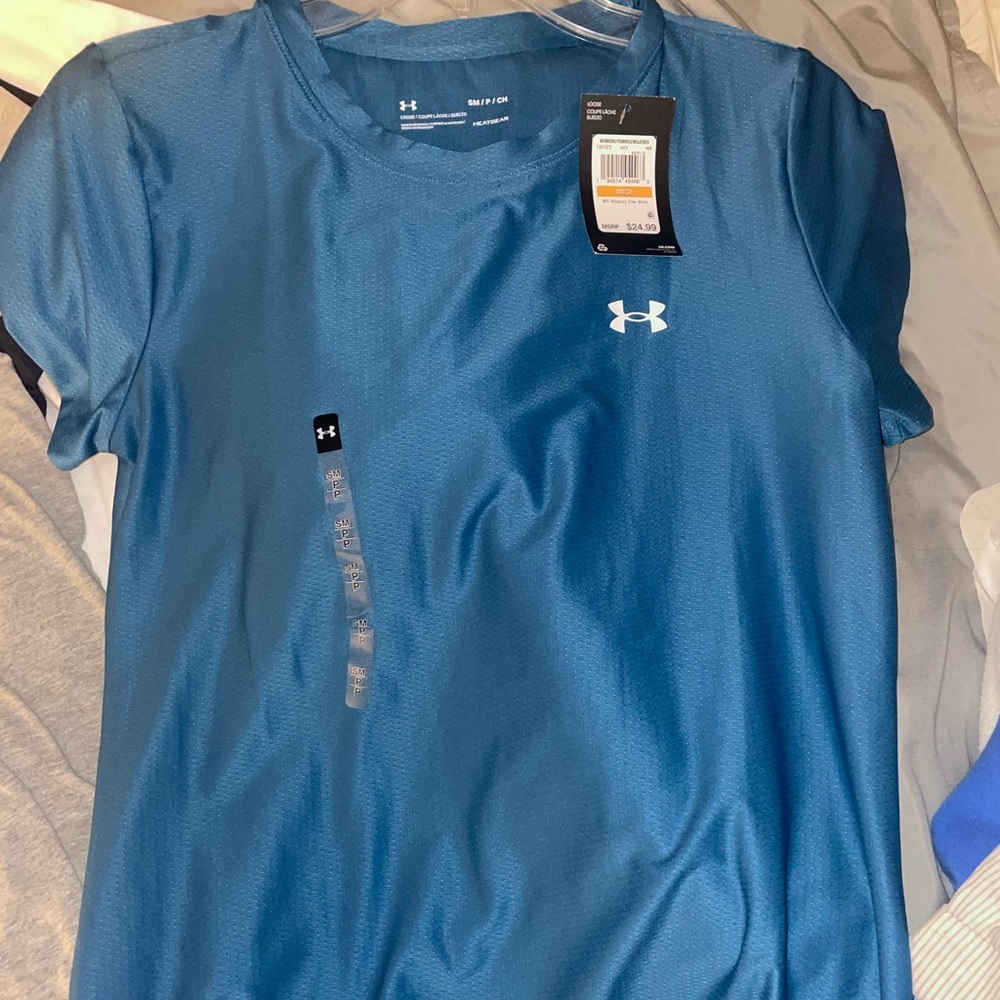 NWT Womens UA Shirt